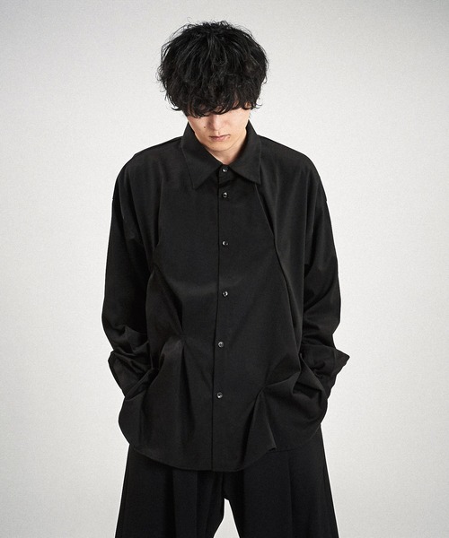 NO ID.（ノーアイディ）の「【NO ID.】Random Tuck Big Shirt / ランダム タック ビッグ シャツ（シャツ/ブラウス・メンズ・ブラック/グレー/ホワイト・ONE SIZE）」の16枚目の写真