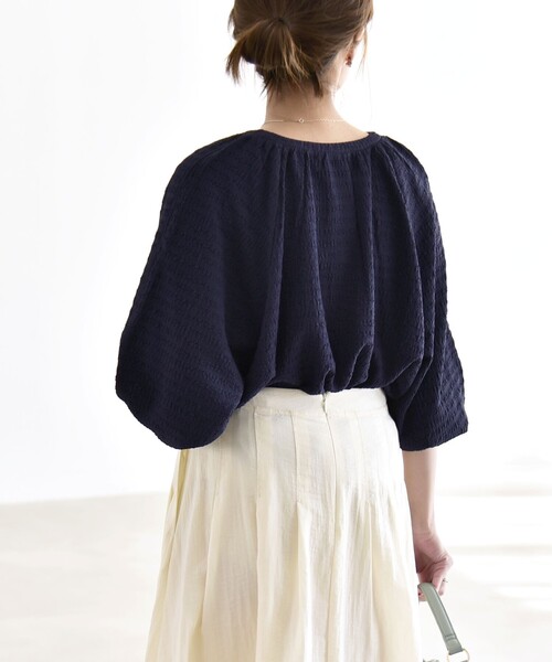quaranciel(カランシエル)の「quaranciel:〈洗濯機可能〉ジャカード ジャージー クルーネック プルオーバー(Tシャツ/カットソー・レディース・グリーン/ホワイト/ネイビー・ONE SIZE)」の16枚目の写真