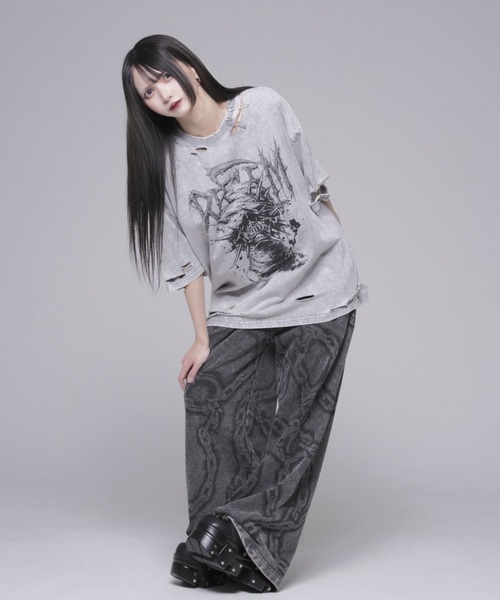 REFLEM(レフレム)の「『REFLEM/レフレム』安ピン付きダメージTシャツ/ハーフスリーブカットソー(Tシャツ/カットソー・レディース・ブラック/ライトグレー・FREE)」の17枚目の写真