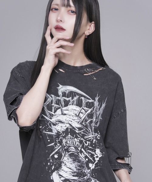 REFLEM(レフレム)の「『REFLEM/レフレム』安ピン付きダメージTシャツ/ハーフスリーブカットソー(Tシャツ/カットソー・レディース・ブラック/ライトグレー・FREE)」の10枚目の写真