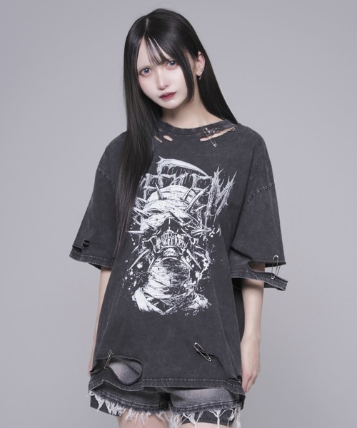 REFLEM(レフレム)の「『REFLEM/レフレム』安ピン付きダメージTシャツ/ハーフスリーブカットソー(Tシャツ/カットソー・レディース・ブラック/ライトグレー・FREE)」の4枚目の写真