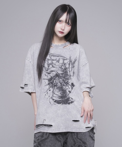 REFLEM(レフレム)の「『REFLEM/レフレム』安ピン付きダメージTシャツ/ハーフスリーブカットソー(Tシャツ/カットソー・レディース・ブラック/ライトグレー・FREE)」の11枚目の写真