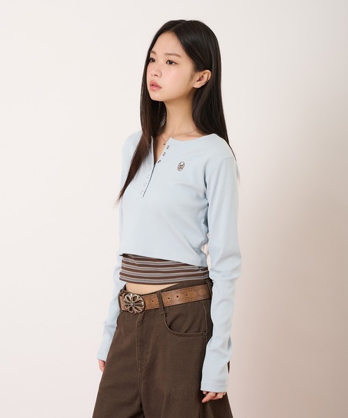 hazyl（ヘイジル）の「layered henry tops/レイヤードヘンリートップス（Tシャツ/カットソー・レディース・ネイビー/ライトブルー・フリー）」の4枚目の写真