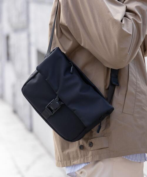 RODE SKO(ロデスコ)の「撥水フィドロックショルダーバッグ S(ショルダーバッグ・メンズ・ブラック/カーキ・SMALL)」の10枚目の写真