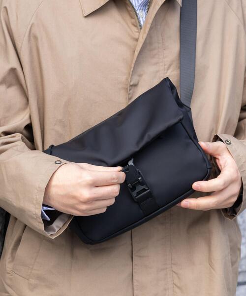 RODE SKO(ロデスコ)の「撥水フィドロックショルダーバッグ S(ショルダーバッグ・メンズ・ブラック/カーキ・SMALL)」の20枚目の写真