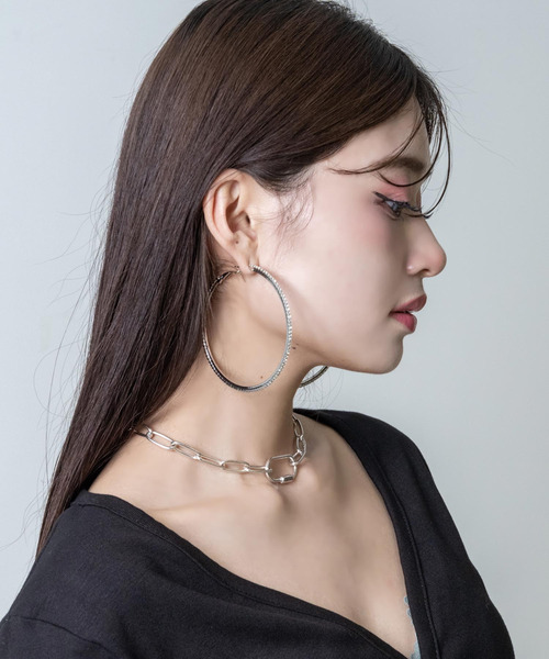 ANAP(アナップ)の「70mmストーン フープピアス(ピアス(両耳用)・レディース・シルバー/ゴールド・F)」の3枚目の写真