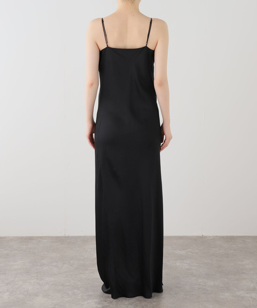 AP STUDIO（エーピーストゥディオ）の「サテンキャミソールドレス（ワンピース・レディース・ブラック/チョコ・36/38）」の17枚目の写真