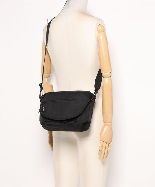 Gramicci(グラミチ)の「【GRAMICCI】MULTI SIDE BAG(ショルダーバッグ・メンズ・ブラック・FREE)」の2枚目の写真