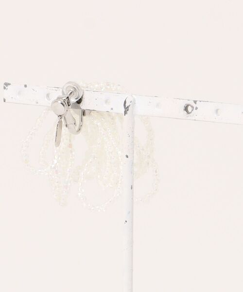 Scrap Book(スクラップブック)の「【Sea’ds mara】Dew drop earring(Single)(イヤリング・レディース・レッド/ホワイト・FREE)」の3枚目の写真