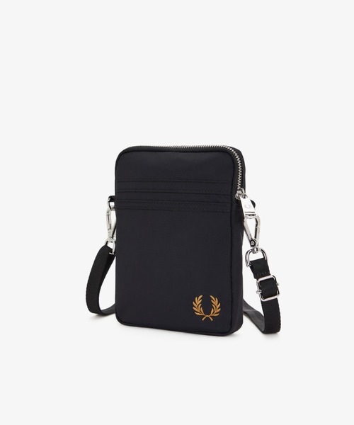 FRED PERRY(フレッドペリー)の「Brentham Small Side Bag/ブレンサムサイドバッグ(ショルダーバッグ・メンズ・ブラック・ONE SIZE)」の8枚目の写真