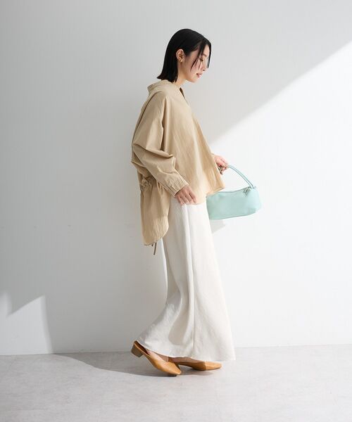 Green Parks(グリーンパークス)の「スキッパーブラウス(シャツ/ブラウス・レディース・オフホワイト/ベージュ/サックスブルー/ブラック・FREE)」の6枚目の写真