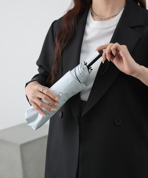 COLONY 2139（コロニートゥーワンスリーナイン）の「150g 形状記憶晴雨兼用 折り畳み傘（折りたたみ傘・レディース・ホワイト/ブラック・FREE）」の6枚目の写真