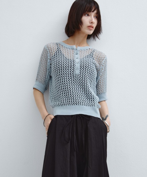 ANF.MUU(アンフムー)の「透かし編みヘンリーネックニット(Tシャツ/カットソー・レディース・ブラック/ライトブルー/ホワイト/レッド・FREE)」の4枚目の写真