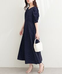 Vネックギャザーワンピース