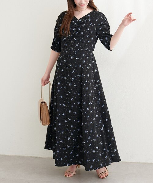 natural couture（ナチュラルクチュール）の「Vネックギャザーワンピース（ワンピース・レディース・オフホワイト/ブラック/ネイビー・FREE）」の11枚目の写真