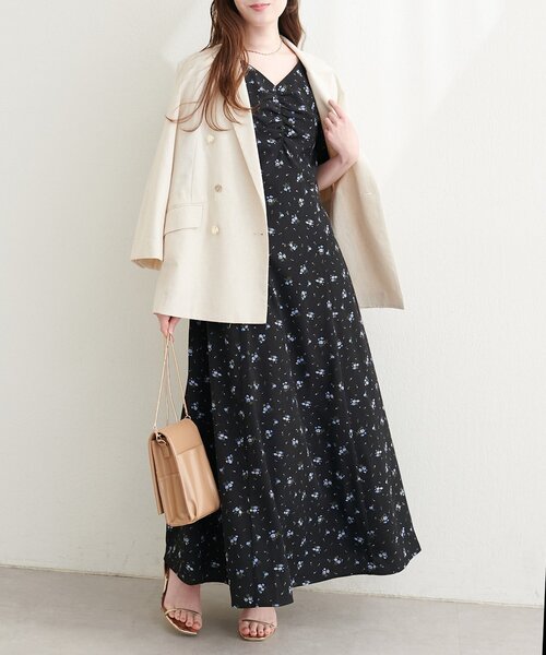 natural couture（ナチュラルクチュール）の「Vネックギャザーワンピース（ワンピース・レディース・オフホワイト/ブラック/ネイビー・FREE）」の15枚目の写真