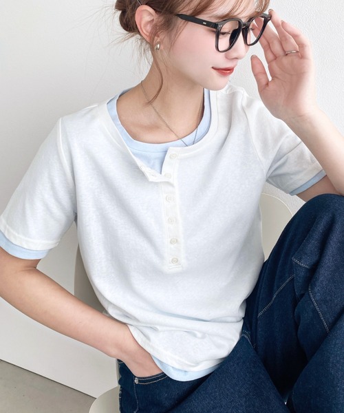 moment+(モーメントプラス)の「ヘンリーネックレイヤード半袖Tシャツ(ヘンリーネックTシャツ+Tシャツ2枚セット)(Tシャツ/カットソー・レディース・ピンク/レッド/オフホワイト/杢グレー/ネイビー/イエロー/ブラック/ホワイト系その他・M)」の12枚目の写真