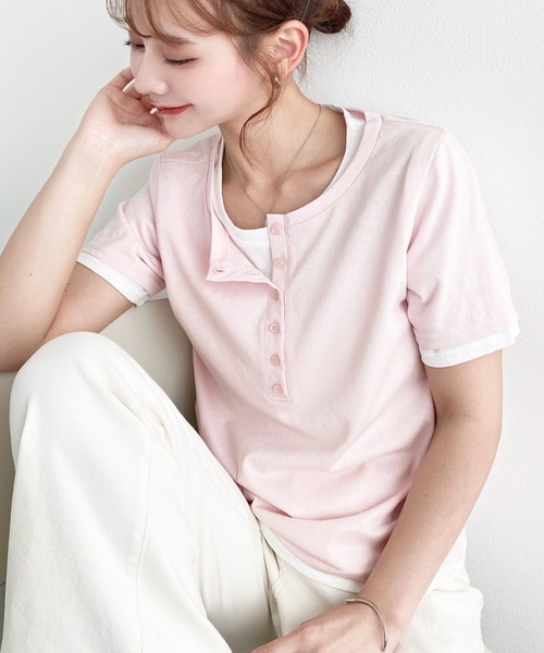 moment+(モーメントプラス)の「ヘンリーネックレイヤード半袖Tシャツ(ヘンリーネックTシャツ+Tシャツ2枚セット)(Tシャツ/カットソー・レディース・ピンク/レッド/オフホワイト/杢グレー/ネイビー/イエロー/ブラック/ホワイト系その他・M)」の14枚目の写真