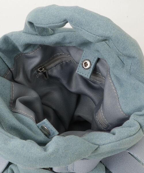 OUTDOOR PRODUCTS(アウトドアプロダクツ)の「【OUTDOOR PRODUCTS / アウトドアプロダクツ】 2way Belt Tote デニムライク ベルトデザイン ミニトート(ショルダーバッグ・レディース・ネイビー/ブラック/サックスブルー・FREE)」の6枚目の写真
