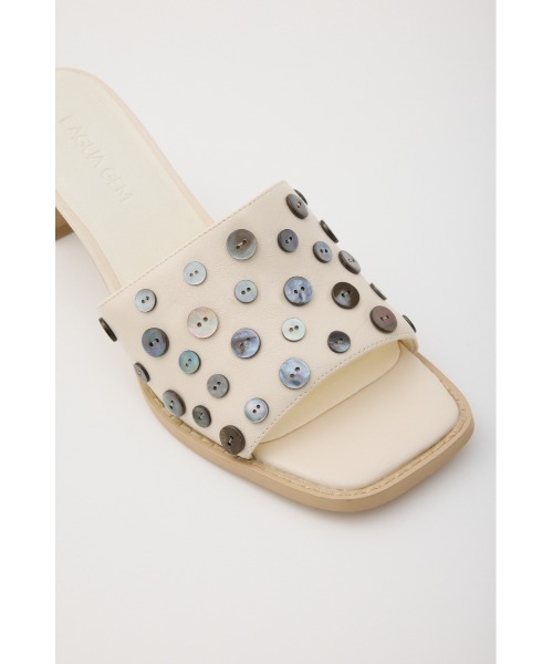 LAGUA GEM（ラグアジェム）の「SHELL BUTTON ミュール（サンダル・レディース・アイボリー/ブラック・SMALL/MEDIUM/LARGE）」の13枚目の写真