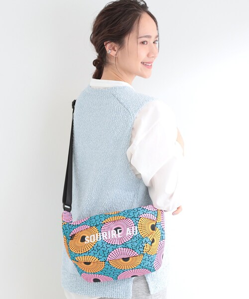 SHOO・LA・RUE(シューラルー)の「ラタプリントショルダーバッグ(ショルダーバッグ・レディース・ブルーグリーン/ライトオレンジ系1/ベージュ系/ブルー系/イエロー系/ブラック系・00)」の3枚目の写真