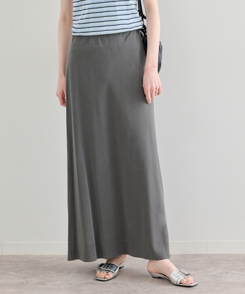 U by SPICK&SPAN（ユーバイスピックアンドスパン）の「フィブリルロングスカート（スカート・レディース・ホワイト/チャコールグレー/カーキ・FREE）」の19枚目の写真