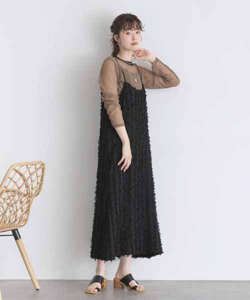 Yeoun(ヨウン)の「フリンジロングキャミワンピース(ワンピース・レディース・キナリ/ブラック・M)」の12枚目の写真