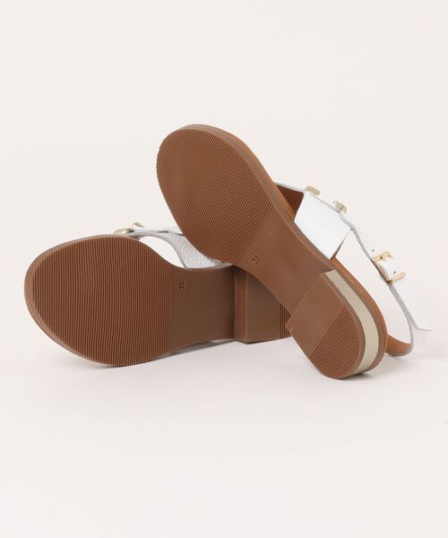 inter-chaussures(インターショシュール)の「【Oh my Sandals】ラウンドトウオーナメントトングサンダル(E62209)(サンダル・レディース・ブラック/ホワイト/ブラウン・35/37/38/36/39)」の5枚目の写真