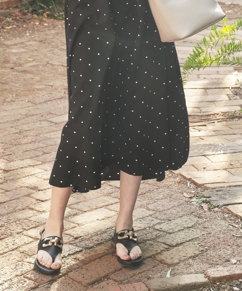 inter-chaussures(インターショシュール)の「【Oh my Sandals】ラウンドトウオーナメントトングサンダル(E62209)(サンダル・レディース・ブラック/ホワイト/ブラウン・35/37/38/36/39)」の8枚目の写真