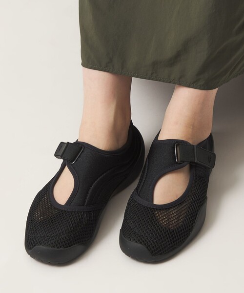 LACOSTE（ラコステ）の「＜LACOSTE＞LOW MYSTERE ﾒﾘｰｼﾞｪﾝ（スニーカー・レディース・ブラック/ライトピンク・23cm/23.5cm/24cm/25.5cm/22.5cm/24.5cm）」の3枚目の写真
