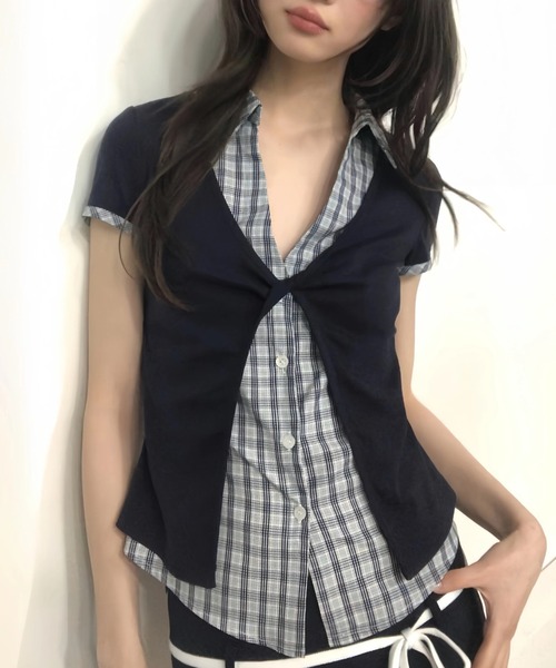 Lis ardent(リスアルダン)の「チェック柄レイヤード風 フロントツイスト半袖トップス(Tシャツ/カットソー・レディース・ネイビー・M)」の14枚目の写真