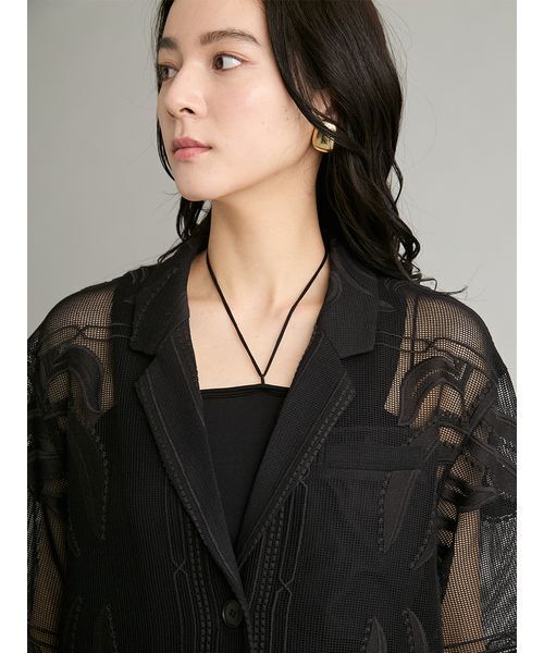 Mila Owen(ミラオーウェン)の「刺繍ライトジャケット(テーラードジャケット・レディース・ブラック/ホワイト・F)」の4枚目の写真