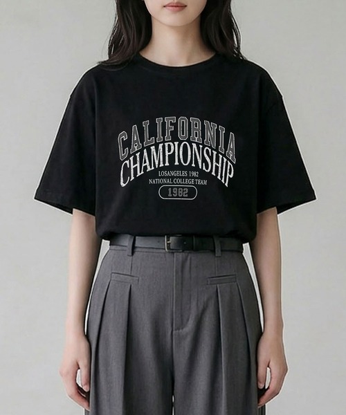 aimoha（アイモハ）の「カレッジロゴプリントTシャツ（Tシャツ/カットソー・レディース・ライトグレー/ホワイト/ダークグレー/チョコ/ブラック・FREE）」の13枚目の写真