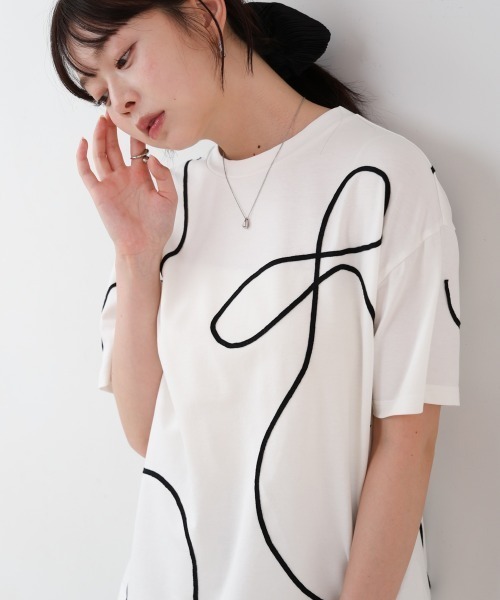 Bab(バブ)の「コード刺繍使いTシャツ(Tシャツ/カットソー・レディース・オフホワイト/グリーン/チャコールグレー・FREE)」の21枚目の写真