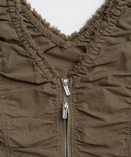 MAISON SPECIAL(メゾンスペシャル)の「Military Gathered TOPs/ミリタリーギャザートップス(シャツ/ブラウス・レディース・ブラック/ホワイト/カーキ・FREE)」の21枚目の写真