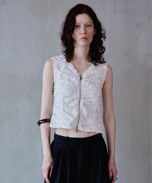MAISON SPECIAL(メゾンスペシャル)の「Military Gathered TOPs/ミリタリーギャザートップス(シャツ/ブラウス・レディース・ブラック/ホワイト/カーキ・FREE)」の17枚目の写真