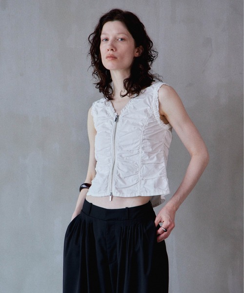 MAISON SPECIAL(メゾンスペシャル)の「Military Gathered TOPs/ミリタリーギャザートップス(シャツ/ブラウス・レディース・ブラック/ホワイト/カーキ・FREE)」の16枚目の写真