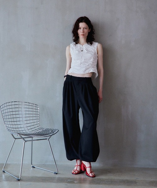 MAISON SPECIAL(メゾンスペシャル)の「Military Gathered TOPs/ミリタリーギャザートップス(シャツ/ブラウス・レディース・ブラック/ホワイト/カーキ・FREE)」の14枚目の写真
