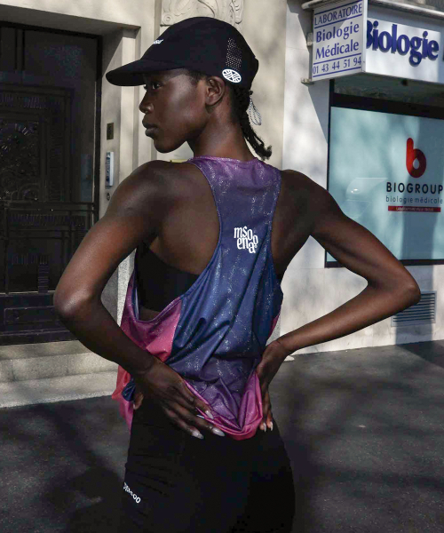 MENASOO(ミナス)の「Unisex Pace Trace Singlet(Tシャツ/カットソー・レディース・ブラウン/パープル/ダークブルー/レッド/ブラック・L/S)」の19枚目の写真