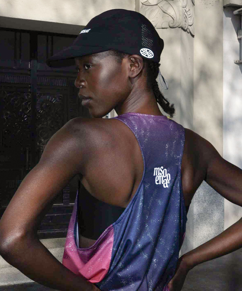 MENASOO(ミナス)の「Unisex Pace Trace Singlet(Tシャツ/カットソー・レディース・ブラウン/パープル/ダークブルー/レッド/ブラック・L/S)」の15枚目の写真