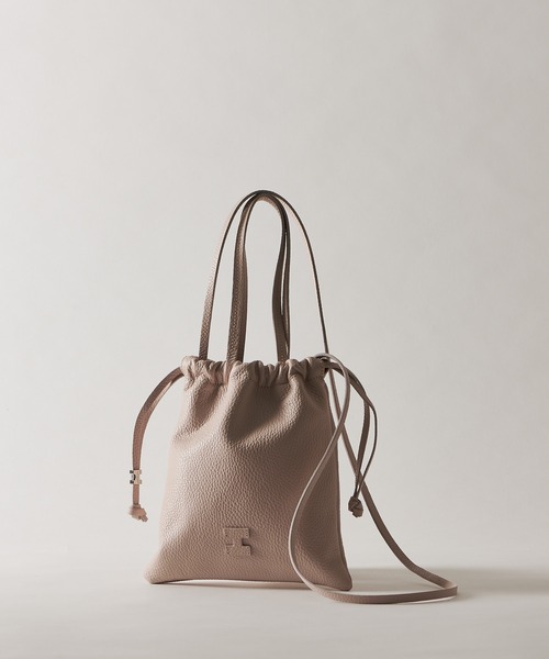 IACUCCI(イアクッチ)の「【予約】グラーノ 2WAYTOTE CERVO(ショルダーバッグ・レディース・グリーン/オレンジ/アイボリー/キャメル/チャコールグレー・FREE)」の1枚目の写真