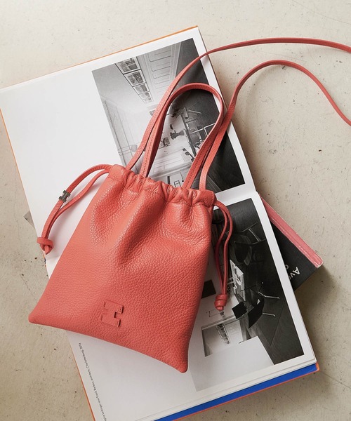 IACUCCI(イアクッチ)の「【予約】グラーノ 2WAYTOTE CERVO(ショルダーバッグ・レディース・グリーン/オレンジ/アイボリー/キャメル/チャコールグレー・FREE)」の14枚目の写真
