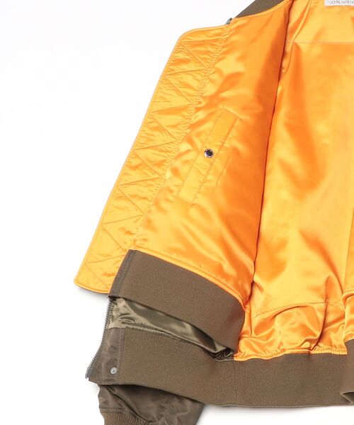 JOHN LAWRENCE SULLIVAN（ジョンローレンスサリバン）の「【JOHN LAWRENCE SULLIVAN】NYLON TWILL DOUBLE FRONT BOMBER JACKET（MA-1・メンズ・カーキ・44）」の2枚目の写真