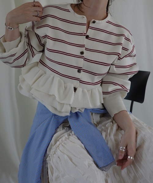 WILLFULLY(ウィルフリー)の「hem ruffle frill knit cardigan(Tシャツ/カットソー・レディース・ブラック/ブラウン/ライトブルー/レッド/アイボリー・FREE)」の5枚目の写真