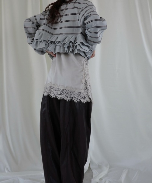 WILLFULLY(ウィルフリー)の「hem ruffle frill knit cardigan(Tシャツ/カットソー・レディース・ブラック/ブラウン/ライトブルー/レッド/アイボリー・FREE)」の8枚目の写真