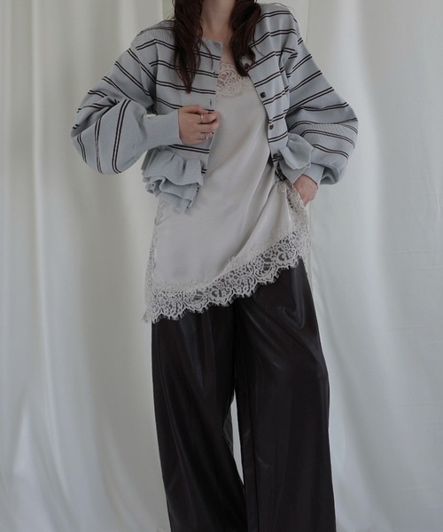 WILLFULLY(ウィルフリー)の「hem ruffle frill knit cardigan(Tシャツ/カットソー・レディース・ブラック/ブラウン/ライトブルー/レッド/アイボリー・FREE)」の10枚目の写真