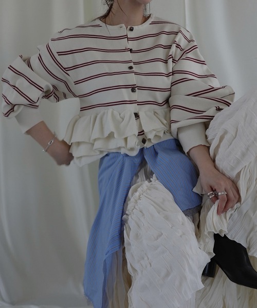 WILLFULLY(ウィルフリー)の「hem ruffle frill knit cardigan(Tシャツ/カットソー・レディース・ブラック/ブラウン/ライトブルー/レッド/アイボリー・FREE)」の21枚目の写真
