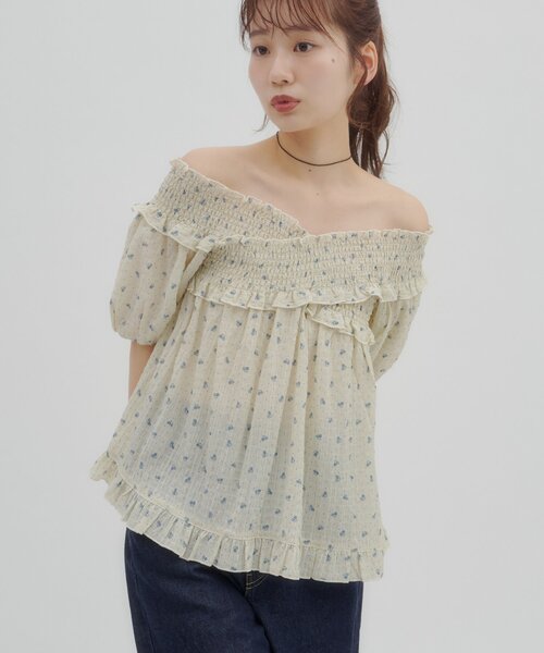 DISCOAT(ディスコート)の「【umm.】花柄シャーリングブラウス(シャツ/ブラウス・レディース・アイボリー/ネイビー/ブラック・FREE)」の1枚目の写真