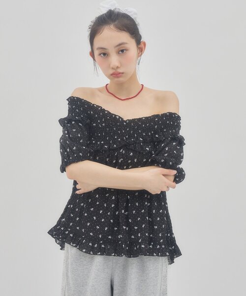 DISCOAT(ディスコート)の「【umm.】花柄シャーリングブラウス(シャツ/ブラウス・レディース・アイボリー/ネイビー/ブラック・FREE)」の7枚目の写真
