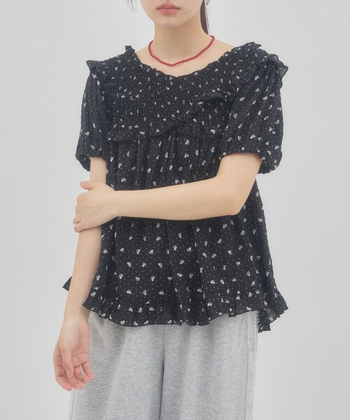 DISCOAT(ディスコート)の「【umm.】花柄シャーリングブラウス(シャツ/ブラウス・レディース・アイボリー/ネイビー/ブラック・FREE)」の11枚目の写真